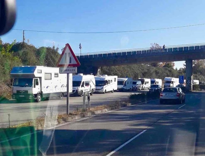 Autocaravanistas se movilizan en defensa de sus derechos.