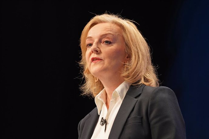 Archivo - 03 October 2021, United Kingdom, Manchester: UK Foreign Secretary Liz Truss delivers a speech at the Conservative Party Conference. Photo: Stefan Rousseau/PA Wire/dpa