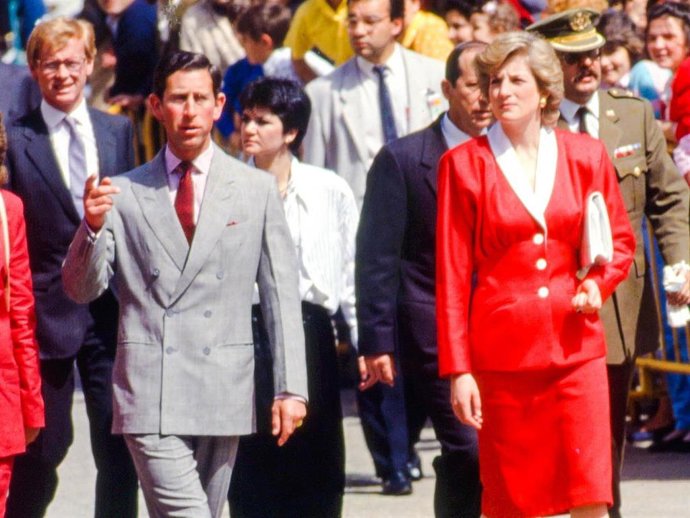 PRÍNCIPE CARLOS Y LADY DI