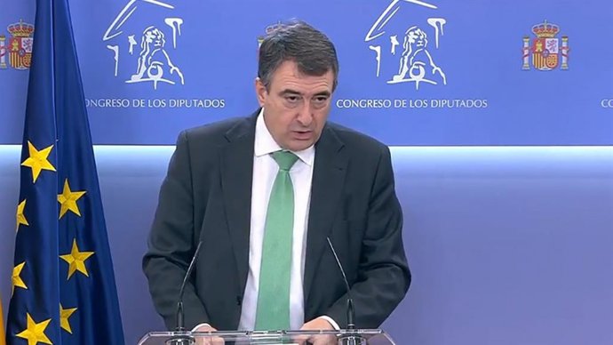 Archivo - El portavoz del PNV en el Congreso de los Diputados, Aitor Esteban, en una comparecencia de prensa