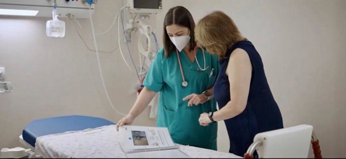 El documental expone las iniciativas del hospital Virgen de la Arrixaca para mejorar la estancia de los pacientes