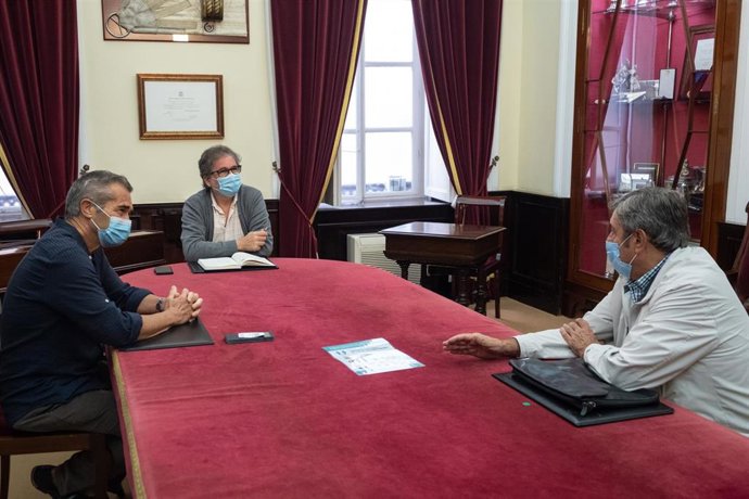 Protección Civil impartirá cursos de formación en la iniciativa de poner desfibriladores para vecinos