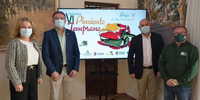 Diputación de Almería y Ayuntamiento de Berja reúnen al sector agrícola en las VI Jornadas del Pimiento Temprano