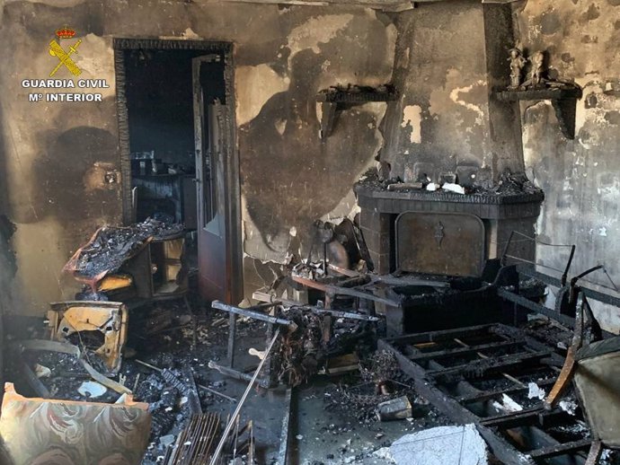Arrestados dos hombres por presuntamente quemar la casa de un familiar por un ajuste de cuentas en Granja de Rocamora (Alicante)