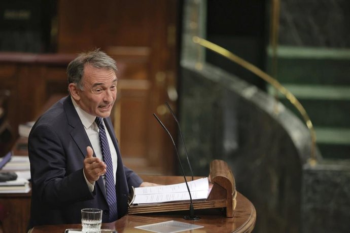 Archivo - El responsable federal de Justicia de IU y secretario general del PCE, Enrique Santiago, en una sesión plenaria de la Cámara Baja, a 30 de septiembre de 2021, en Madrid (España).