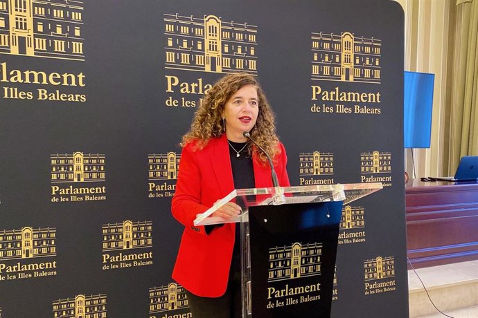 La portavoz del Grupo Parlamentario Socialista, Pilar Costa.