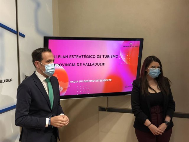 Conrado Íscar y Gema Gómez presentan la II Estrategia Turística para la provincia.