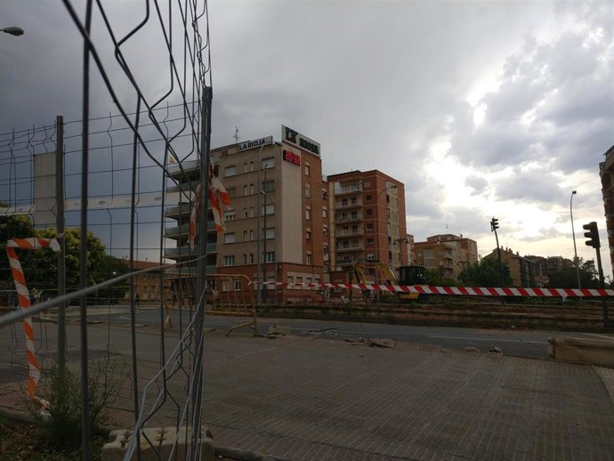 Archivo - Obras nudo de Vara de Rey en Logroño (julio 2019)