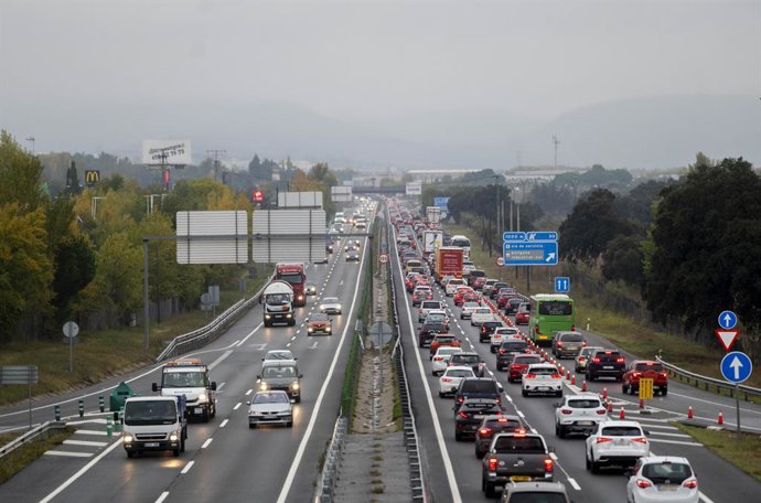 Tráfico en la carretera A-1, a 29 de octubre de 2021, en Madrid