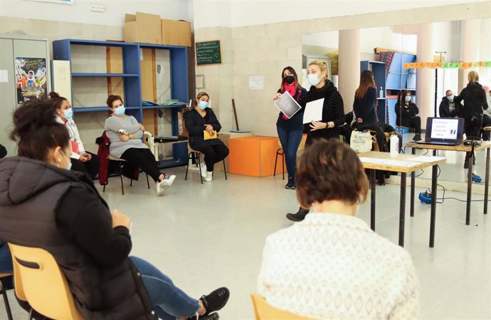 Sesión de convivencia intercultural organizada por el Ayuntamiento de Valladolid.