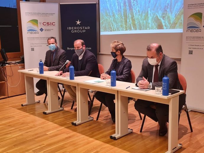El conseller de Medio Ambiente y Territorio, Miquel Mir, en la presentación del proyecto PosiGenome, en la sede del Instituto Mediterráneo de Estudios Avanzados, en Esporles.