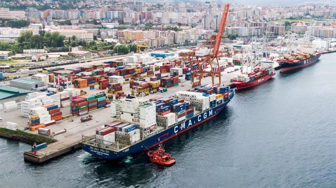 Archivo - Tráfico de mercancías en el puerto de Vigo