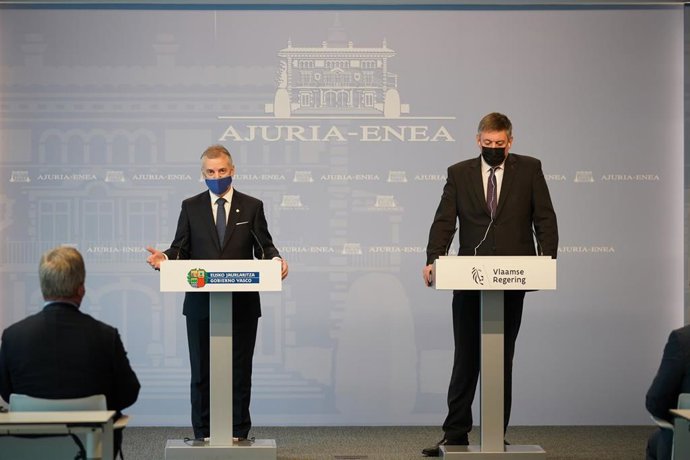 El Lehendakari , Iñigo Urkullu, y el Ministro-Presidente de Flandes, Jan Jambon, en rueda de prensa en la sede de Lehendakaritza en VitoriaVitoria