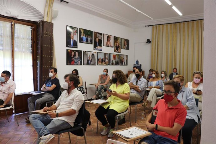 Alumnado de los cursos de verano 2021 de la UPO en su sede de Carmona