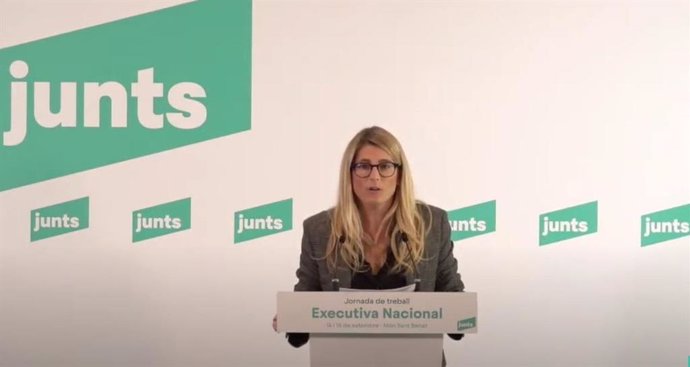 La vicepresidenta de Junts y líder del grupo municipal en el Ayuntamiento de Barcelona, Elsa Artadi, en rueda de prensa.