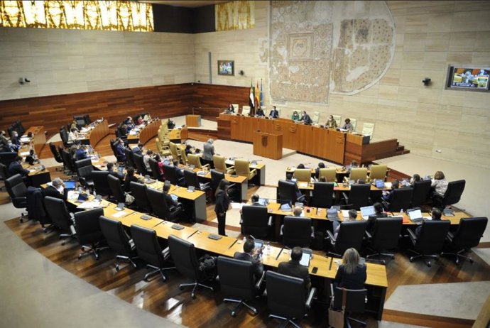 La Asamblea de Extremadura celebra pleno ordinario