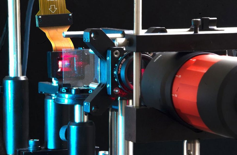 Archivo - Fotografía de un prototipo de pantalla holográfica