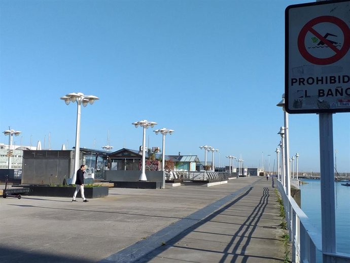 Archivo - Espigón de Fomento, en Gijón