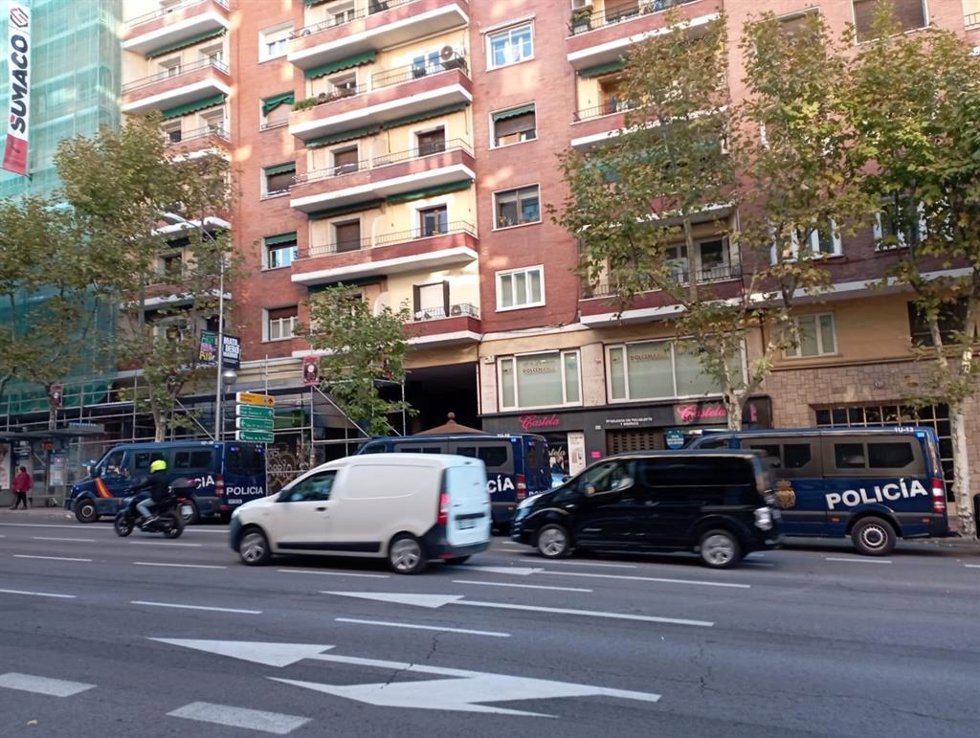 Desalojado sin incidentes la casa okupada de 'La Traba', en Delicias
