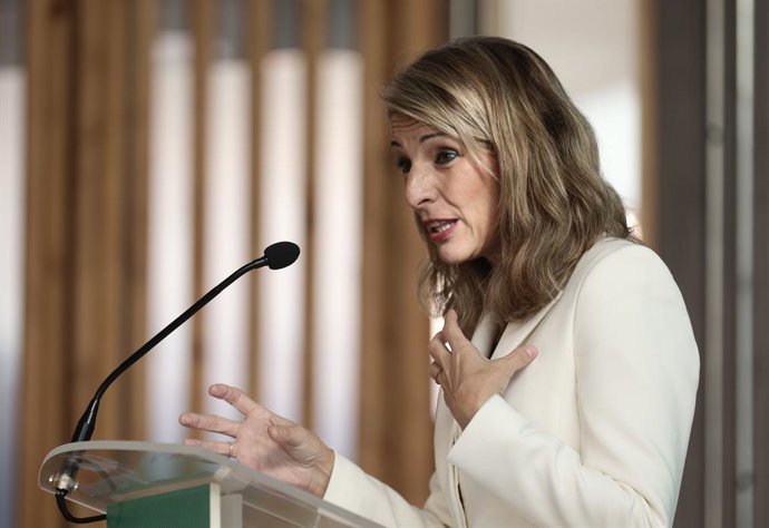 La vicepresidenta segunda y ministra de Trabajo y Economía Social, Yolanda Díaz, en el Colegio Oficial de Arquitectos de Madrid (COAM), a 15 de noviembre de 2021, en Madrid, (España).