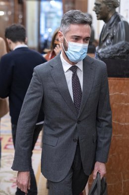 El portavoz parlamentario del PSOE, Felipe Sicilia, a su llegada a una sesión plenaria del Congreso de los Diputados, a 11 de noviembre de 2021, en Madrid, (España). El Pleno del Congreso de los Diputados elige este jueves a los candidatos pactados por 