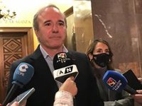 Azcón subraya que el concejal del PSOE denunciado por violencia de género "tiene que dimitir, de inmediato"