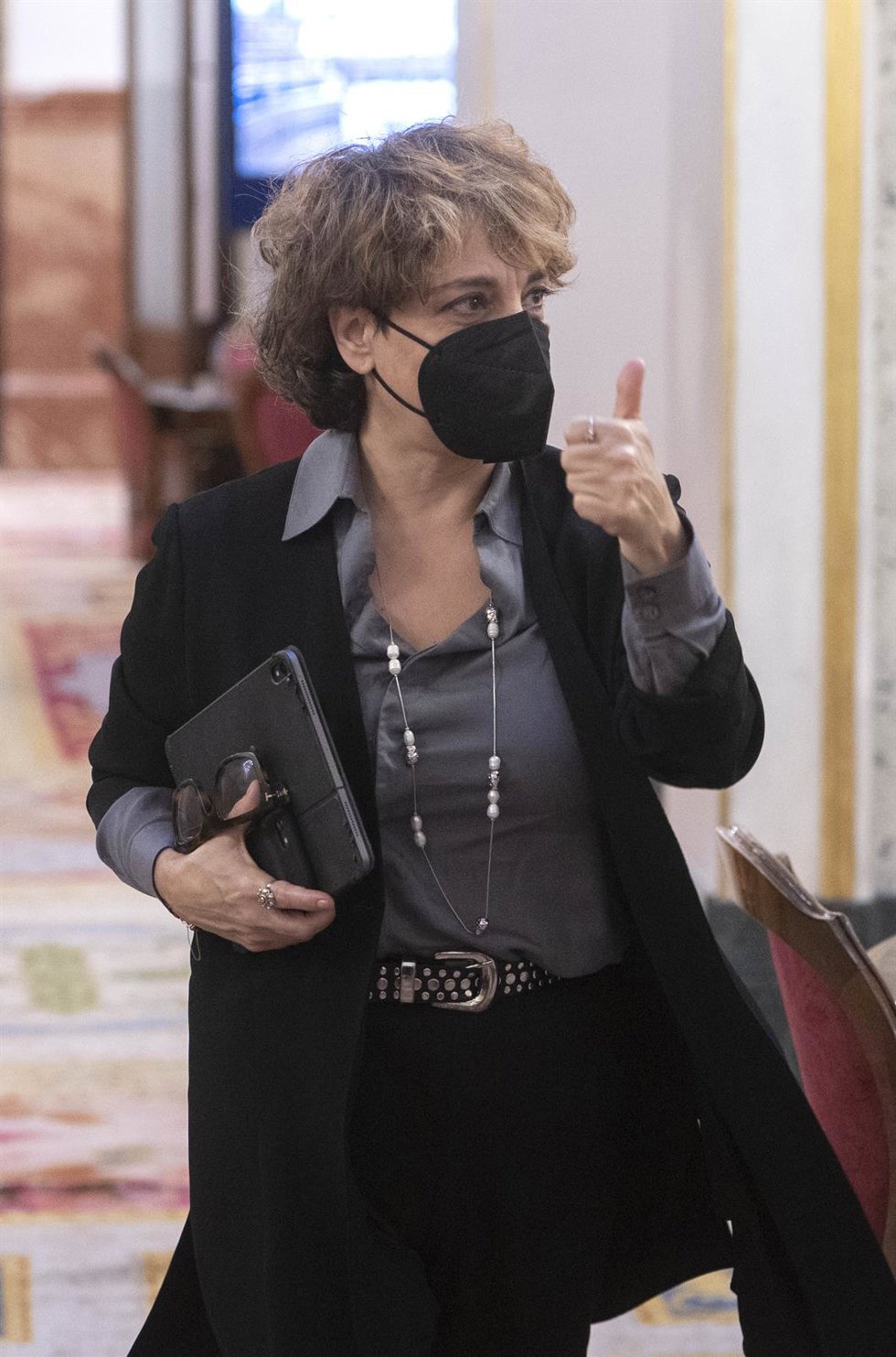 La vicepresidenta tercera del Congreso de los Diputados, Gloria Elizo, se dirige a una reunión de la Mesa del Congreso de los Diputados, en el Salón de Ministros, a 3 de noviembre de 2021, en Madrid, (España).