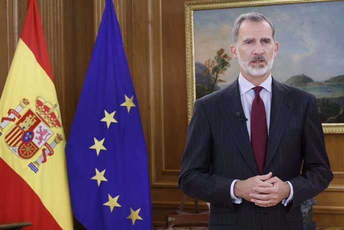 El Rey Felipe VI participa en el Foro de la Paz de París