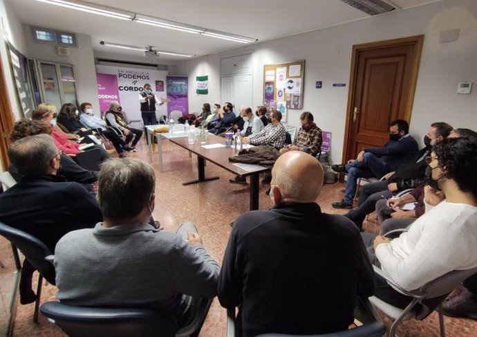 Un momento de la asamblea provincial de Podemos Córdoba.