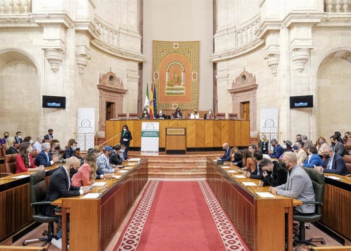 La presidenta del Parlamento, Marta Bosquet, este lunes durante las XX y XXI Jornadas de Escuela Cultura de Paz.