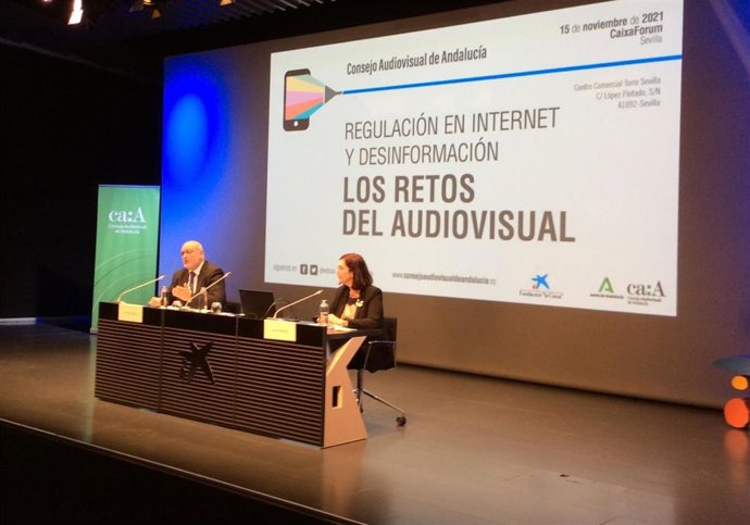 Antonio Checa y Cani Fernández, en las jornadas sobre los Retos del Audiovisual