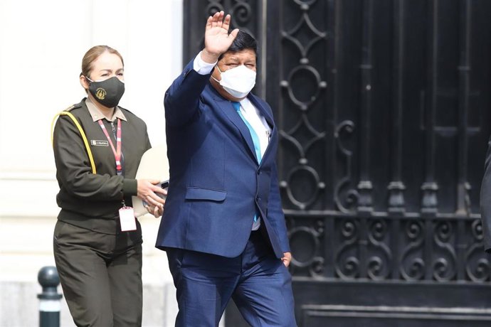 El ministro de Defensa de Perú, Walter Ayala.