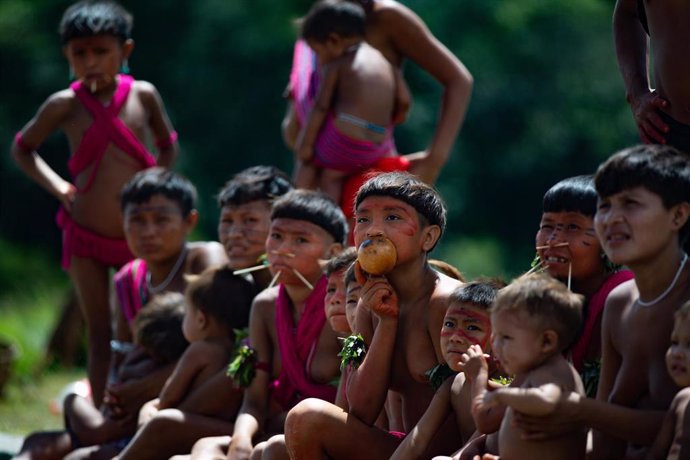 Niños yanomami en Brasil