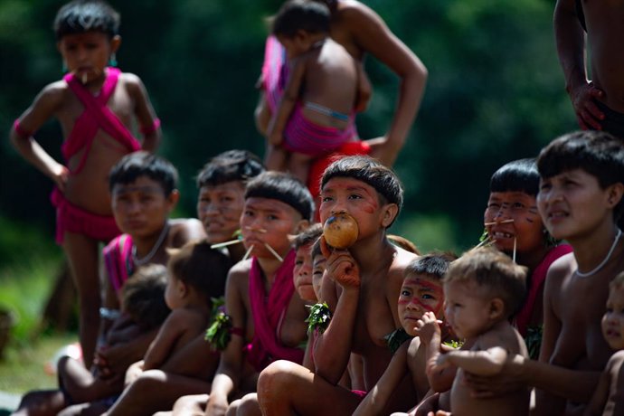 Niños yanomami en Brasil