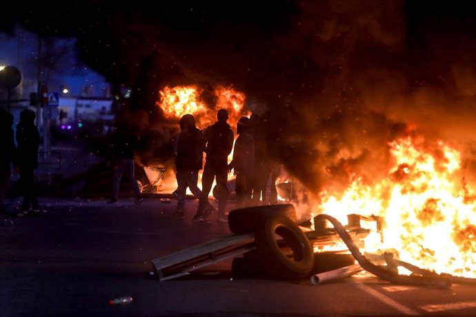 Barricada en la huelga del metal en Cádiz a 16 de noviembre del 2021 en Cádiz (Andalucía).