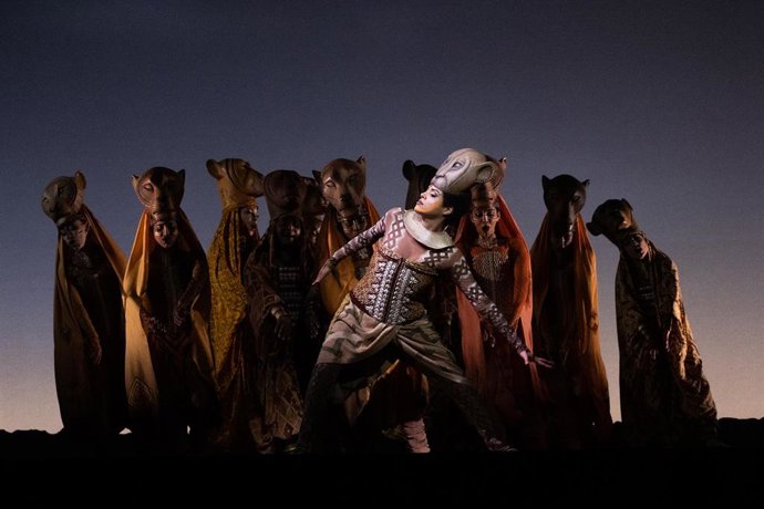 Archivo - Varios artistas actúan en la primera representación del musical El Rey León para los medios de comunicación antes de su vuelta oficial en el Teatro Lope de Vega, a 21 de septiembre de 2021, en Madrid, (España). 