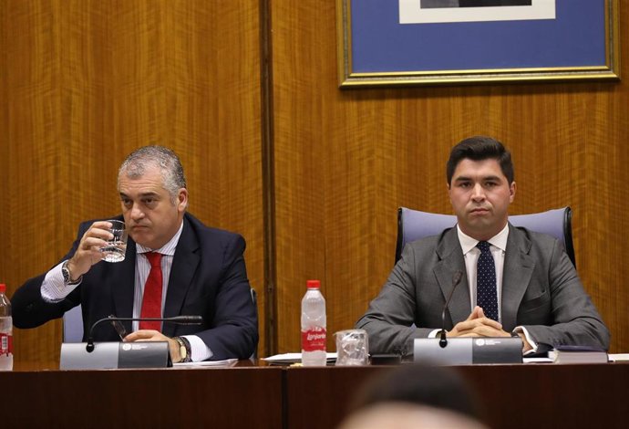 Archivo - Javier Carnero (i.), en la comisión de la Faffe (Foto de archivo)         