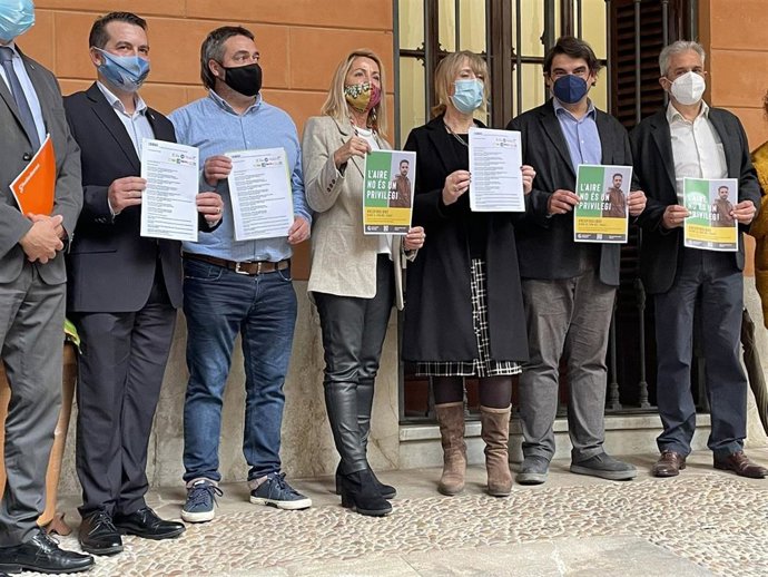 Todos los partidos salvo Vox reclaman que se mantengan las medidas antitabaco activadas en la pandemia.