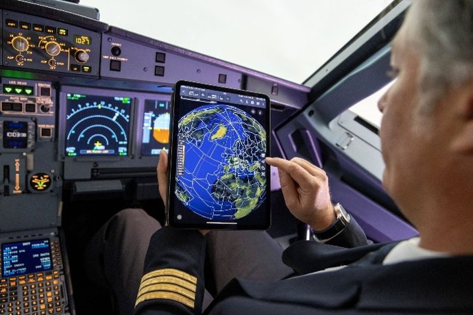 Airbus ha lanzado Mission +, un asistente de vuelo electrónico que proporciona a los pilotos los datos e información que necesitan para realizar su operación de vuelo.
