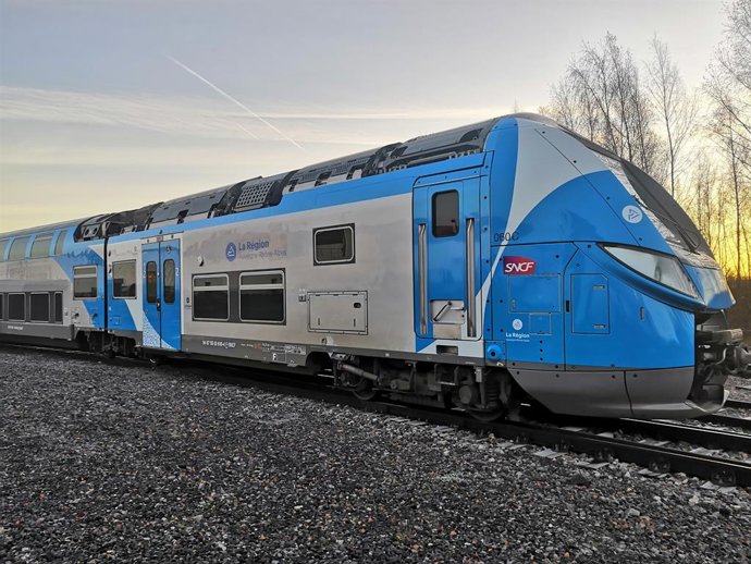 Archivo - Tren regional que Bombardier suministrará a la SNCF francesa