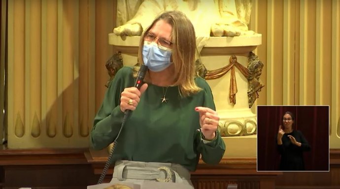 La diputada del PP Virginia Marí, en el pleno del Parlament.