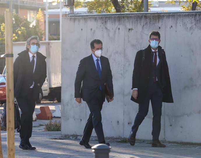 El constructor José Luis Ulibarri (c) a su llegada a la Audiencia Nacional para declarar como acusado en la trama 'Gürtel', a 16 de noviembre de 2021, en San Fernando de Henares, Madrid, (España). Ulibarri, creador de Edigrup, grupo propietario de vario