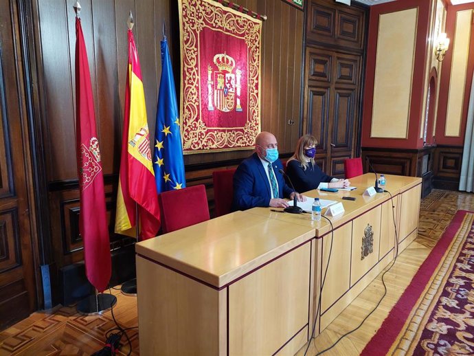 Arasti y Lamadrid, durante la rueda de prensa