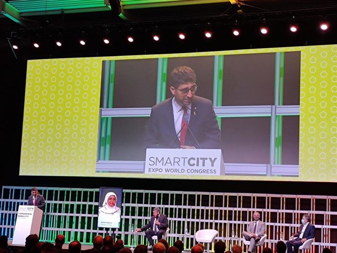 Jordi Puigneró, Maimunah Mohd, Jan Jambon, Jaume Collboni y Anibal Gaviria