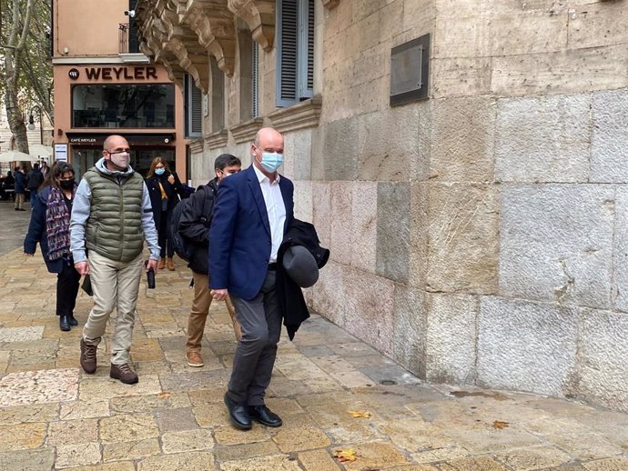 El expresidente del Consell de Formentera, Jaume Ferrer, entrando en la Audiencia Provincial de Palma.