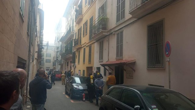 Imagen de la calle Felip Bauzá, en el momento del incendio.