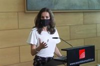 La presidenta de la Asamblea se muestra "más que tranquila" con su decisión de expulsar a la diputada del PSOE