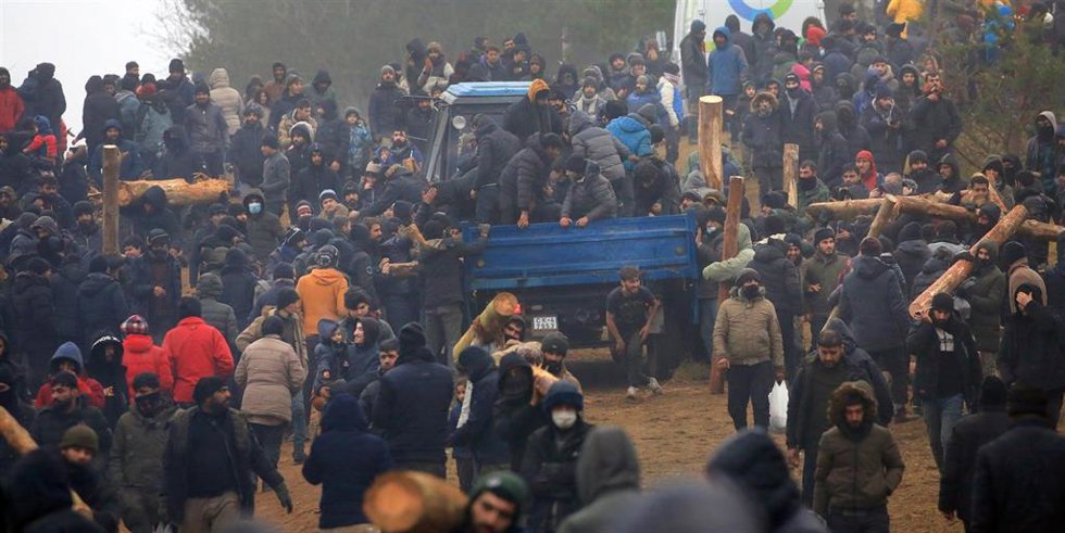 Migrantes en la frontera entre Bielorrusia y Polonia