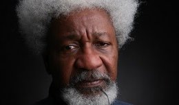 El escritor africano Wole Soyinka