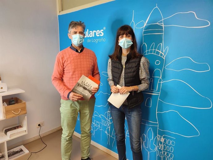 Los concejales del PP de Logroño Patricia Lapeña y Pablo Santaolalla